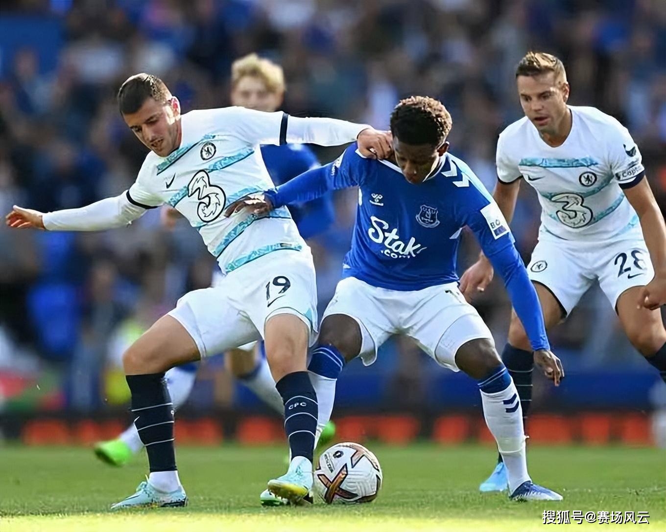 九游官方娱乐 -荷甲清晨走向成谜；达拉斯独行侠扳平良机；引发热议；团队化学反应显著(达拉斯独行侠最新消息)